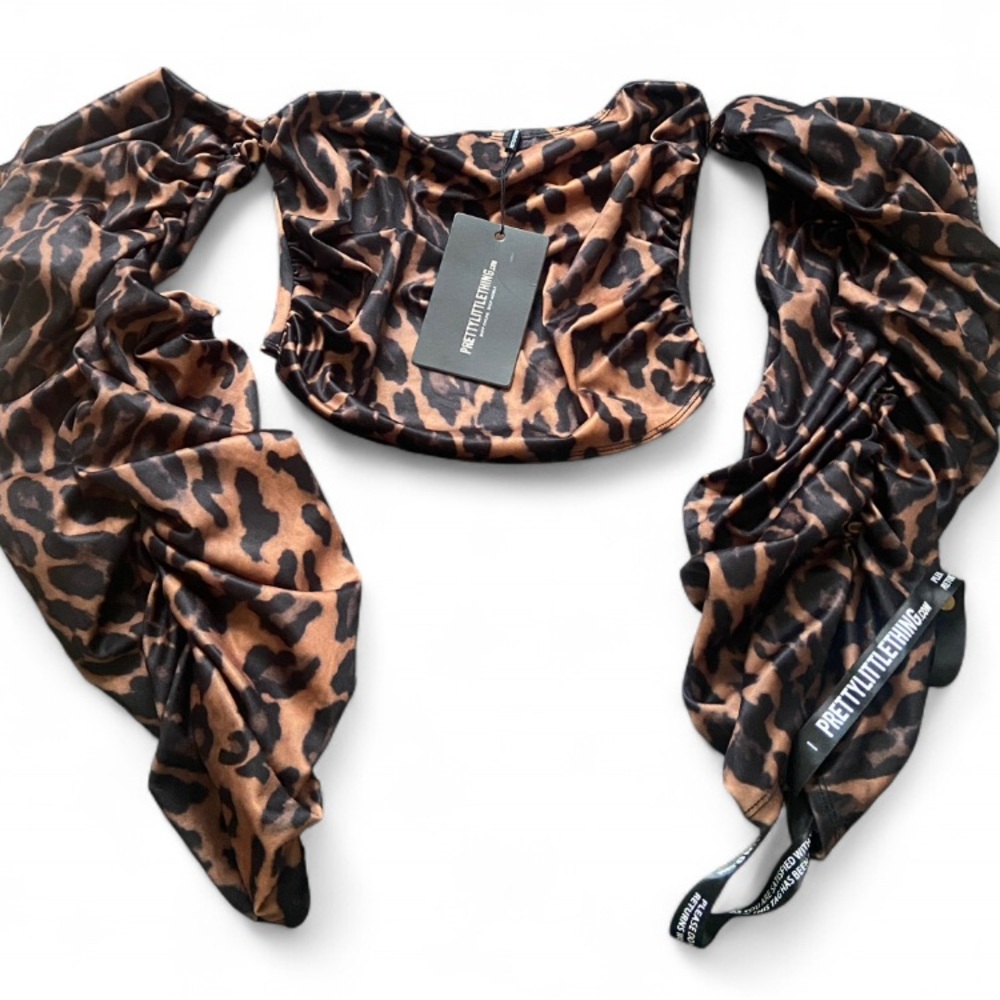 NWT PRETTYLITTLETHING Slinky Leopard Bardot Crop Top – Size 4 (US) 🐆✨ - Picture 3 of 7